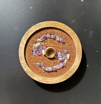 Smilkalinė - Gydančios Rankos juodame fone