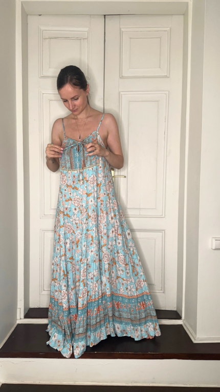 Dangiška suknelė su raštais