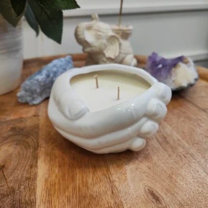 Tvariai atgimusi sojų vaško žvakė